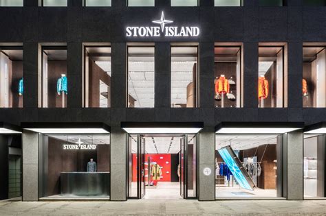 Find your nearest Stone Island store .